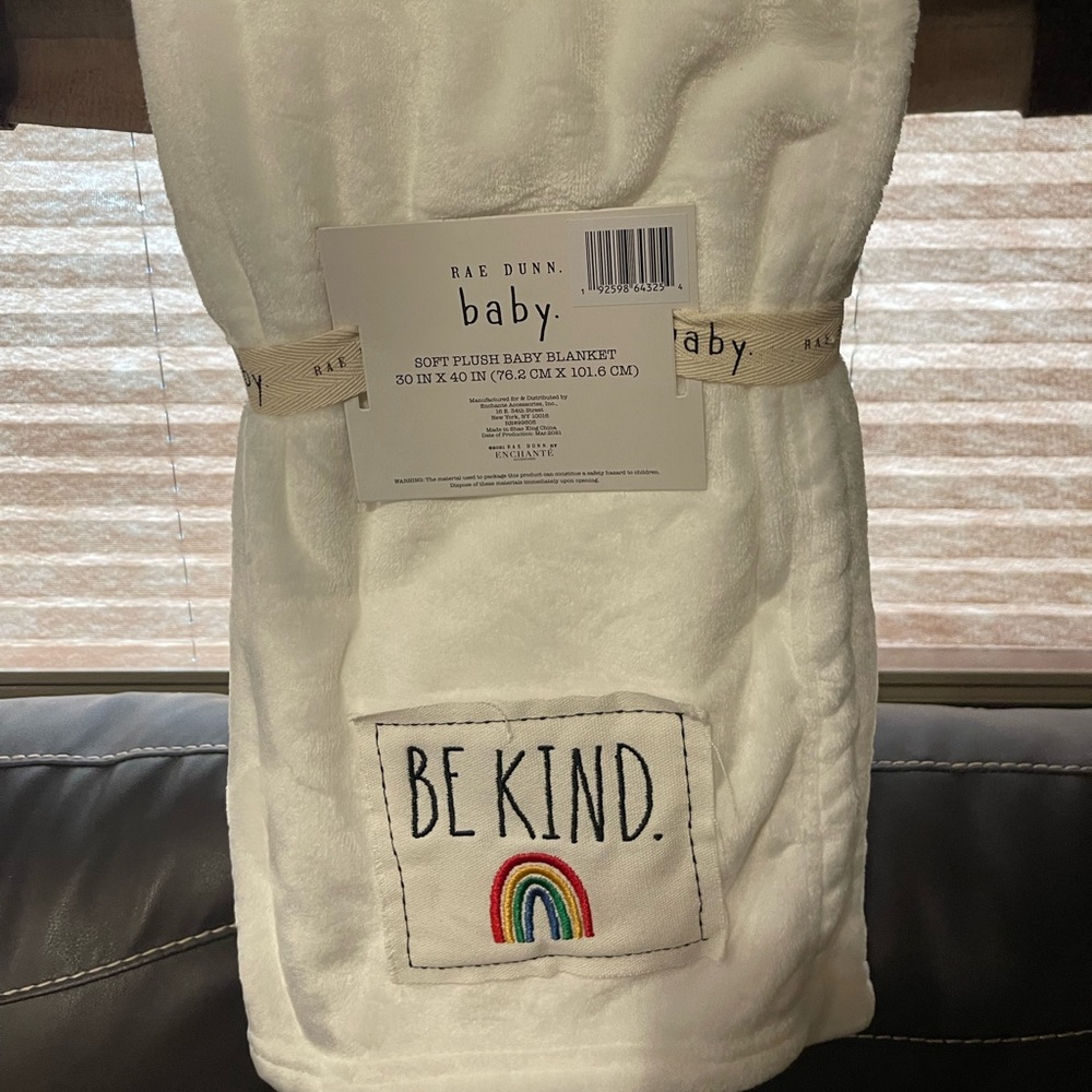 “Be kind” baby blanket 🤍🌈